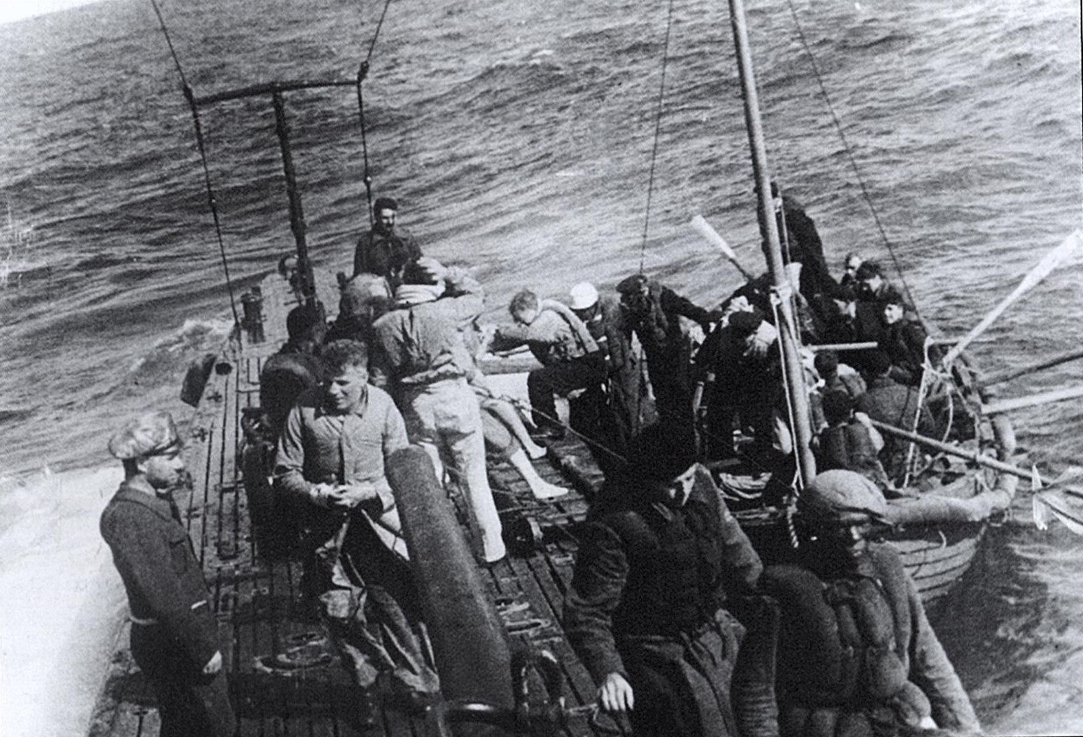  Belgian crew of the Kabalo on board the Italian submarine Cappellini